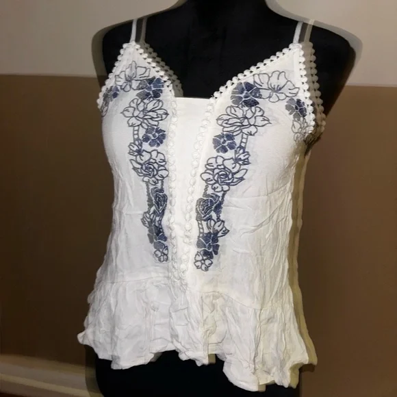 White and Blue Floral Embroidered Women's Top - Picture 4 of 12